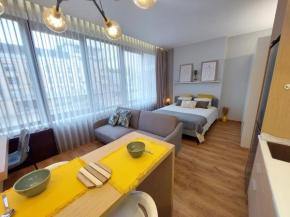 Charming Central Studio with AC